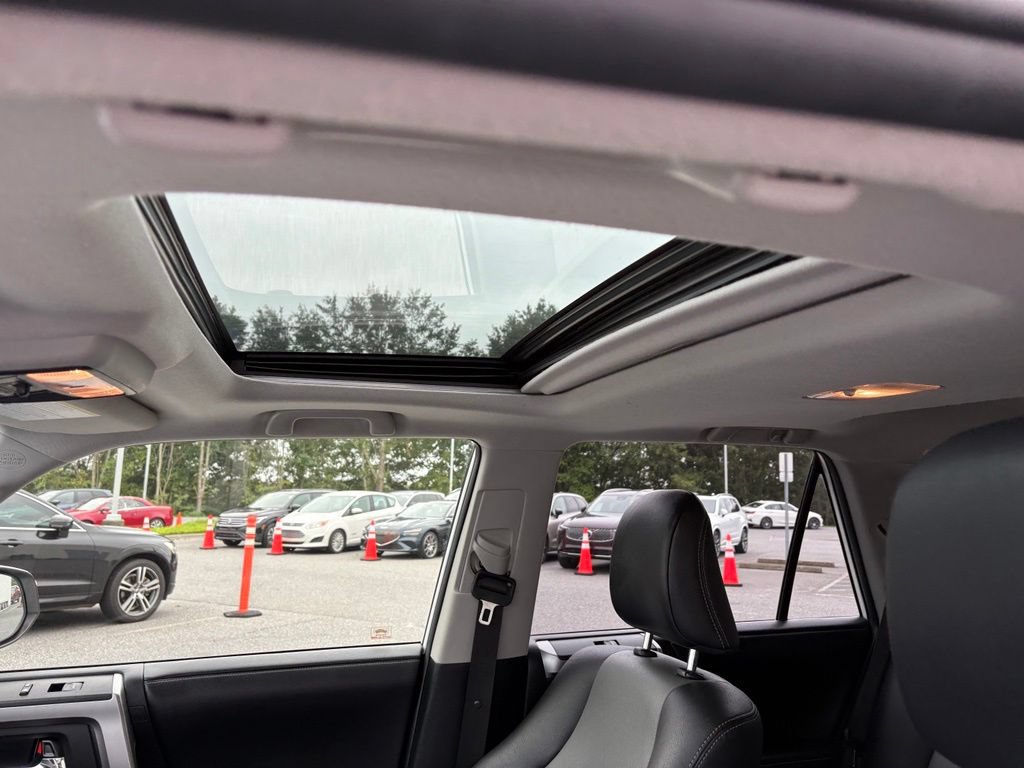 Used 2018 Toyota 4Runner SR5 Premium RWD image 11