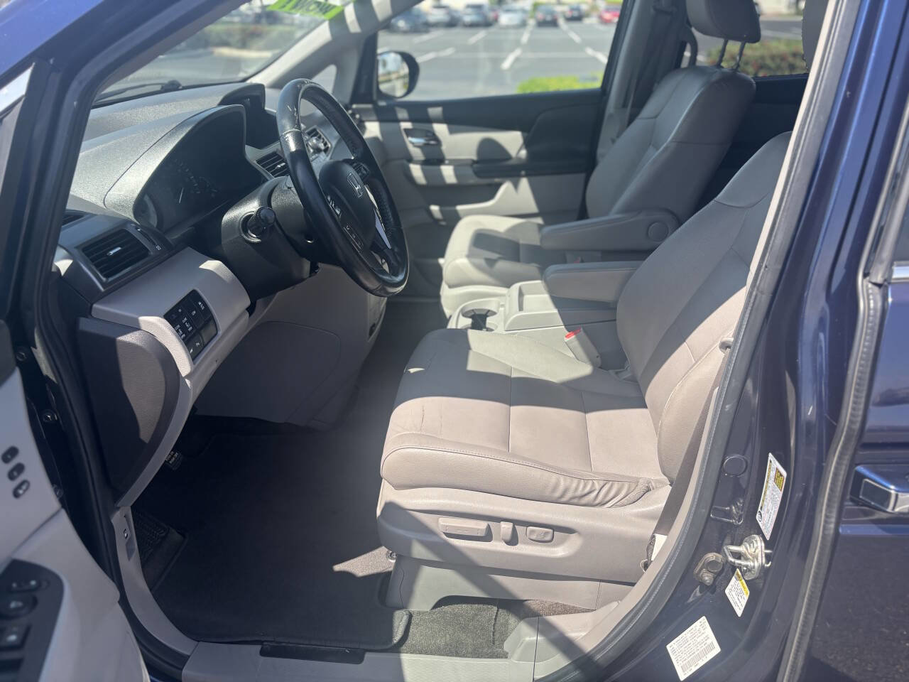 Used 2014 Honda Odyssey Touring Elite image 11