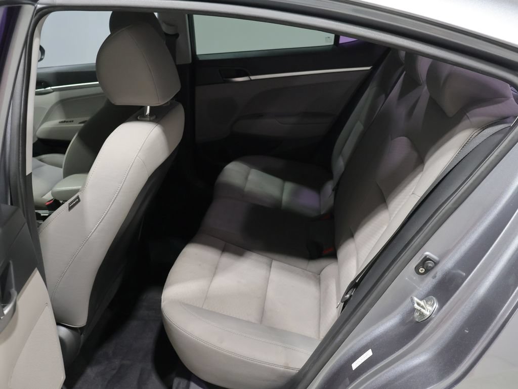 Used 2019 Hyundai Elantra SE FWD image 17
