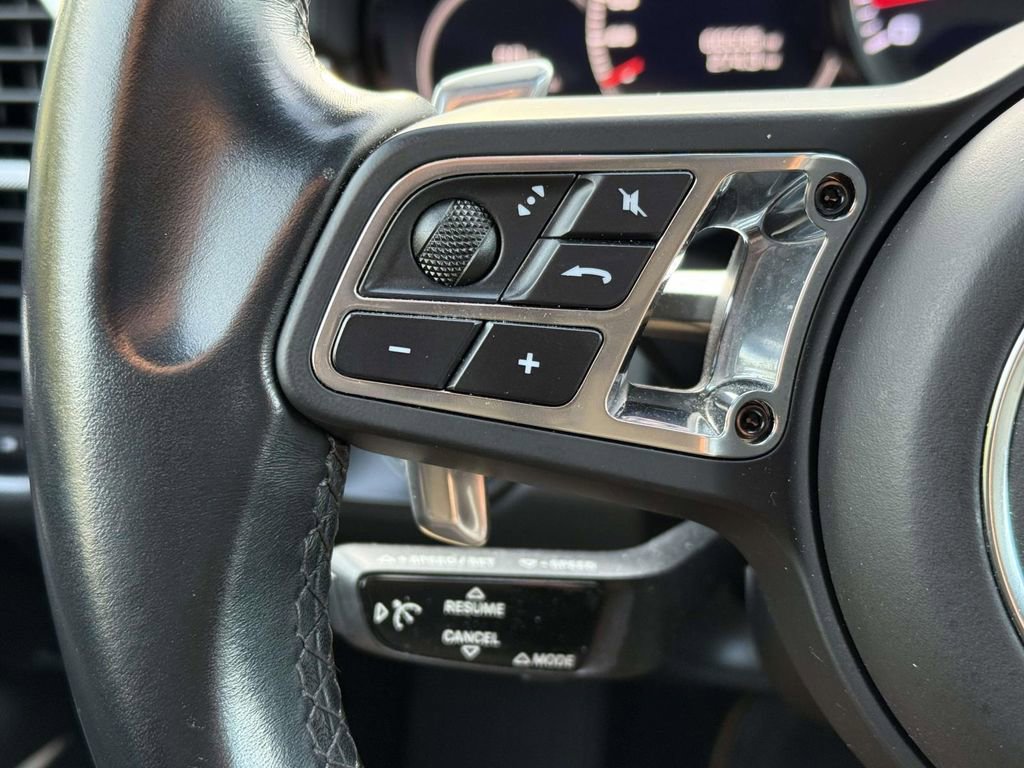Used 2020 Porsche Cayenne Turbo image 23