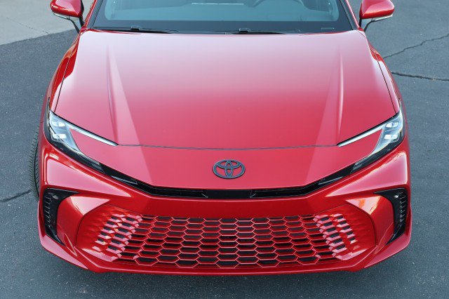 Used 2025 Toyota Camry XSE w/ Premium Package FWD image 9