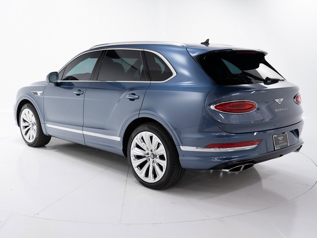 Used 2025 Bentley Bentayga image 3