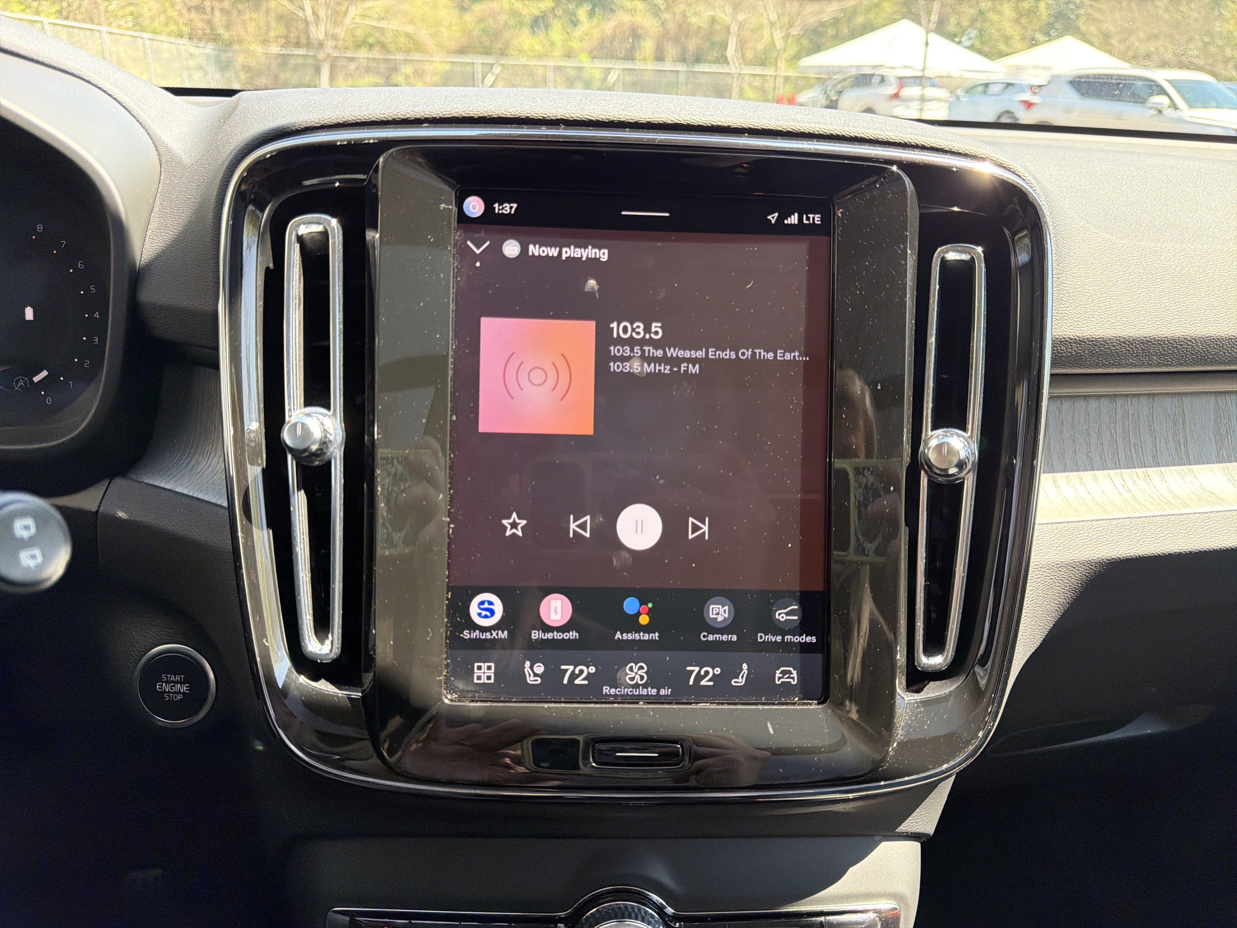 Certified 2025 Volvo XC40 B5 Core image 23