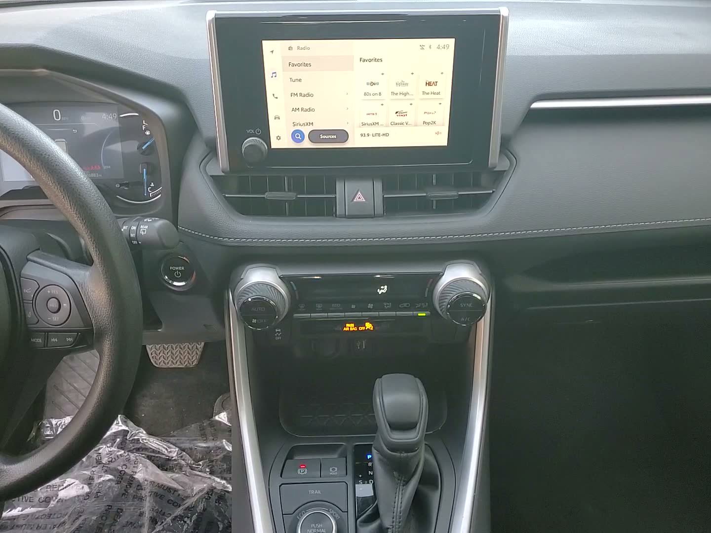 Certified 2024 Toyota RAV4 XLE image 25