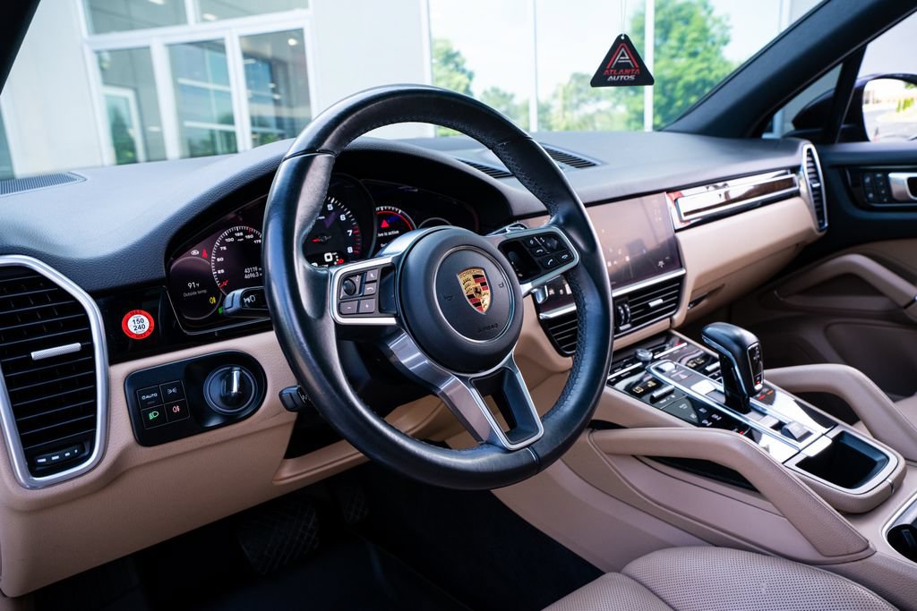 Used 2023 Porsche Cayenne Platinum Edition AWD/4WD image 29