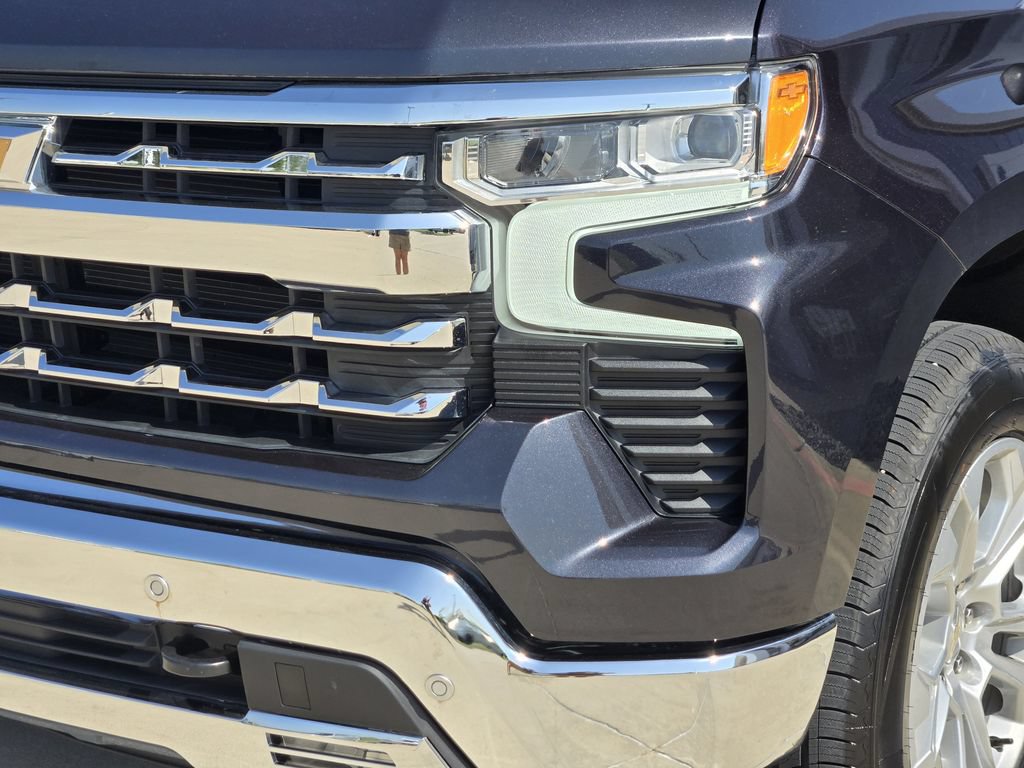 Used 2022 Chevrolet Silverado 1500 LTZ w/ Technology Package AWD/4WD image 7