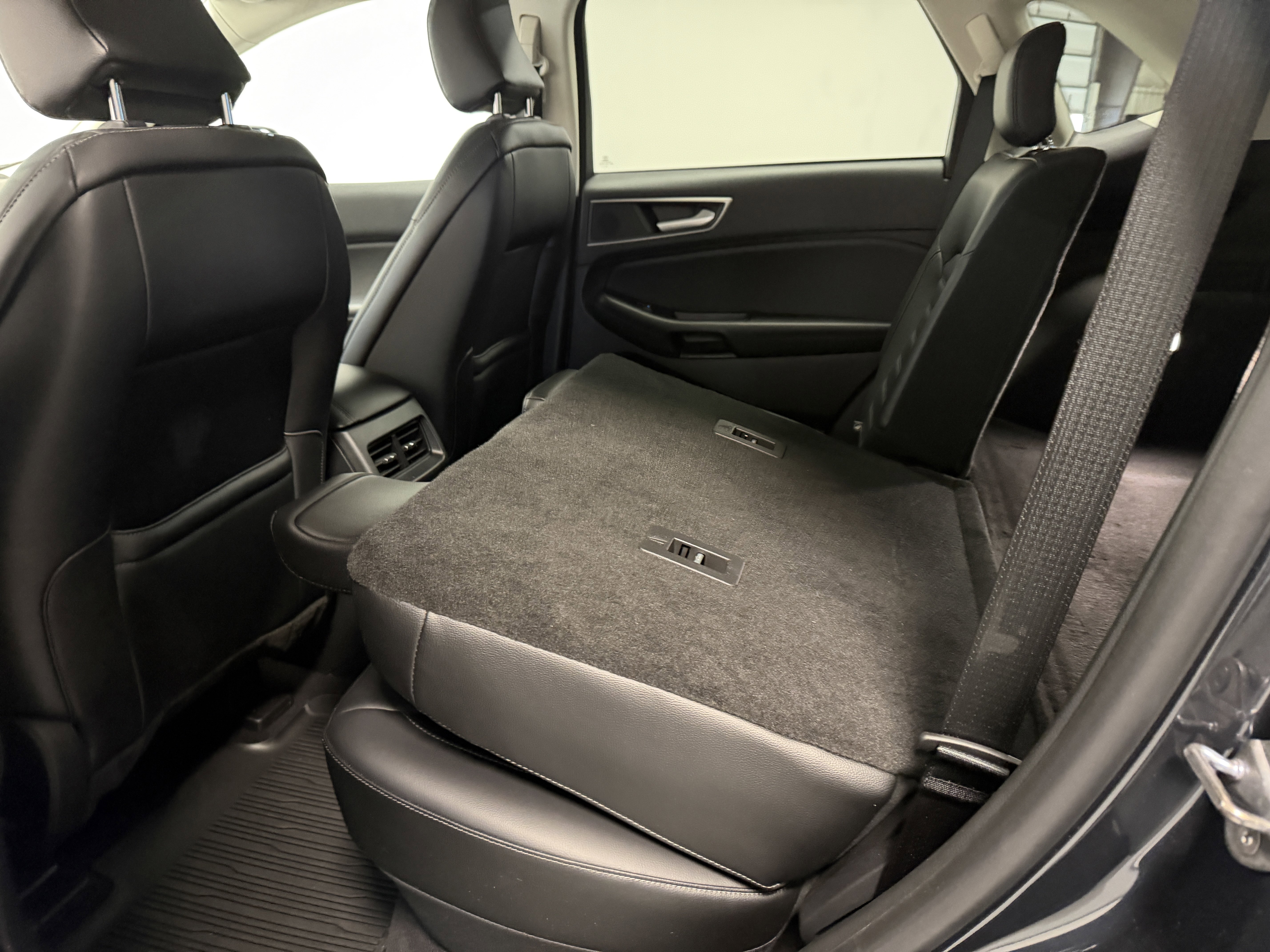 Used 2024 Ford Edge SEL w/ Convenience Package image 23