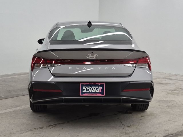 Used 2026 Hyundai Elantra SEL Sport Premium FWD image 7