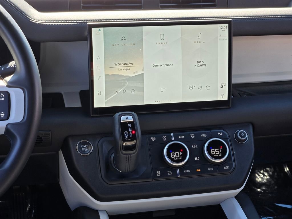 Used 2025 Land Rover Defender 110 S image 17