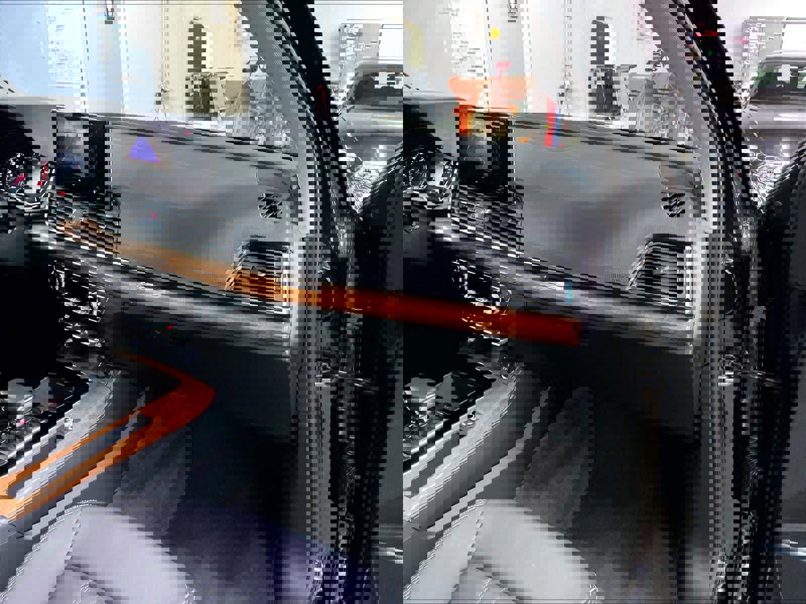 Used 2023 Audi Q5 2.0T Premium w/ Convenience Package image 18