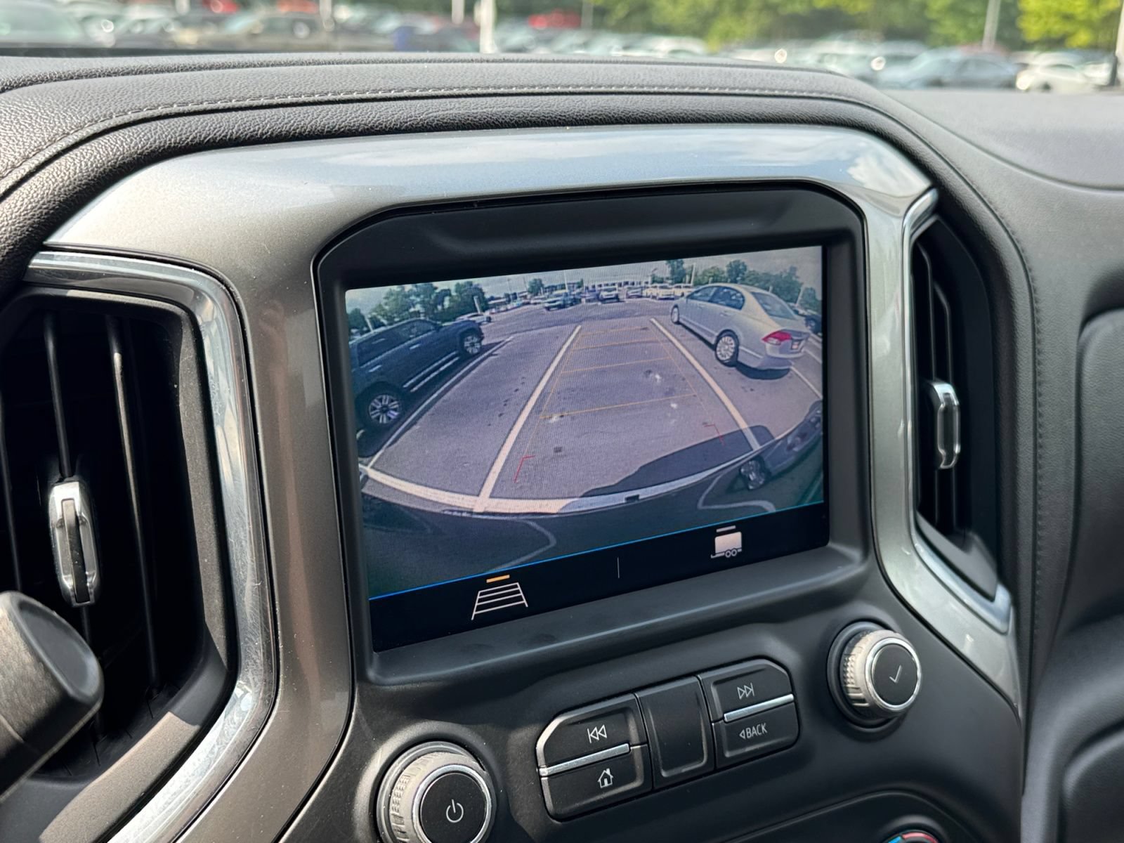 Used 2019 Chevrolet Silverado 1500 LT Trail Boss w/ Convenience Package AWD/4WD image 21