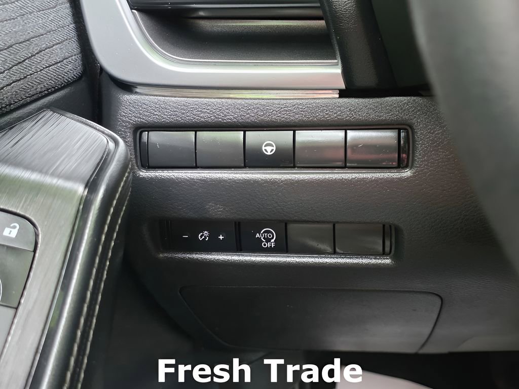 Used 2023 Nissan Rogue SV AWD/4WD image 22