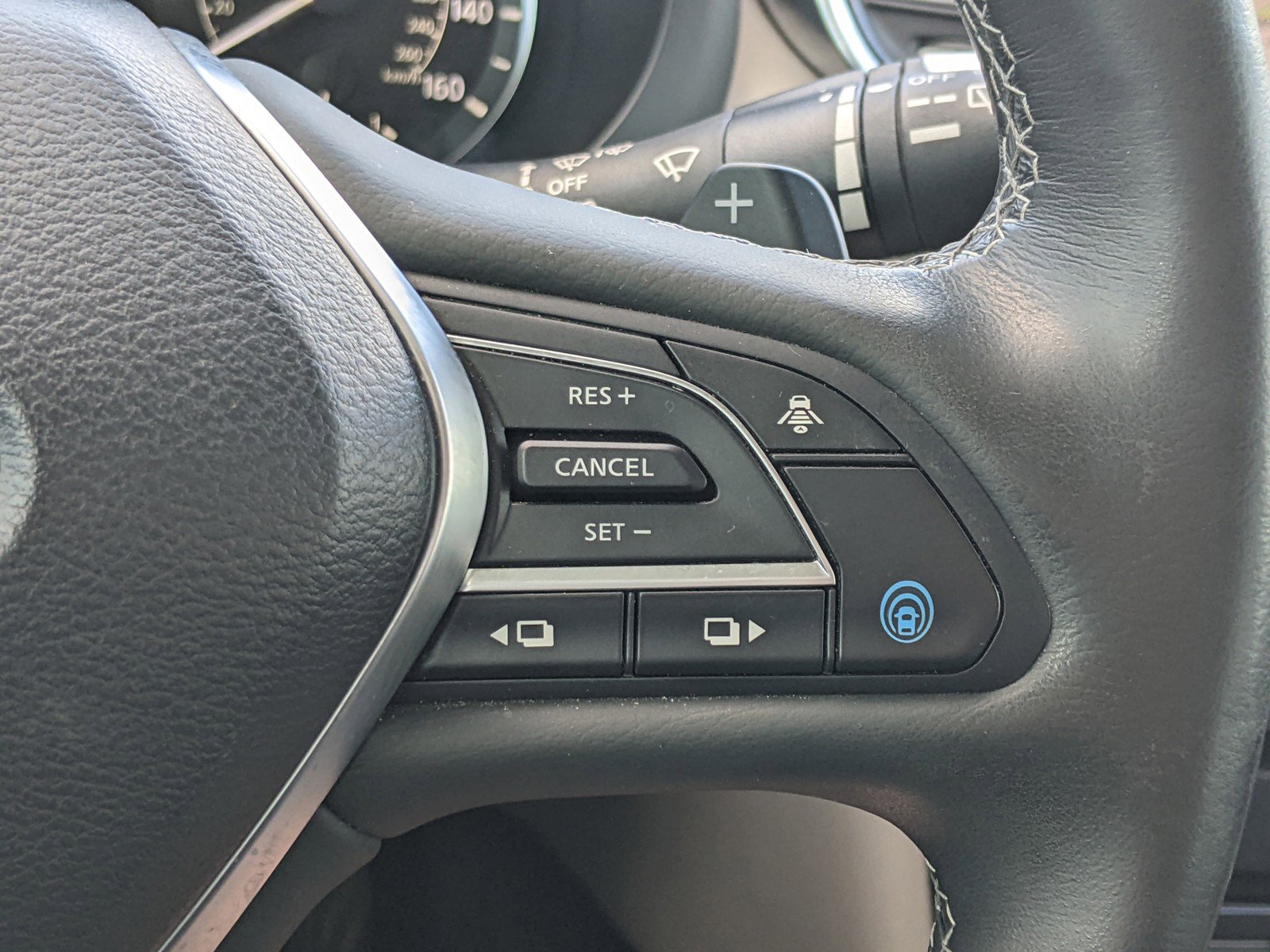 Used 2023 INFINITI QX50 Sensory image 23