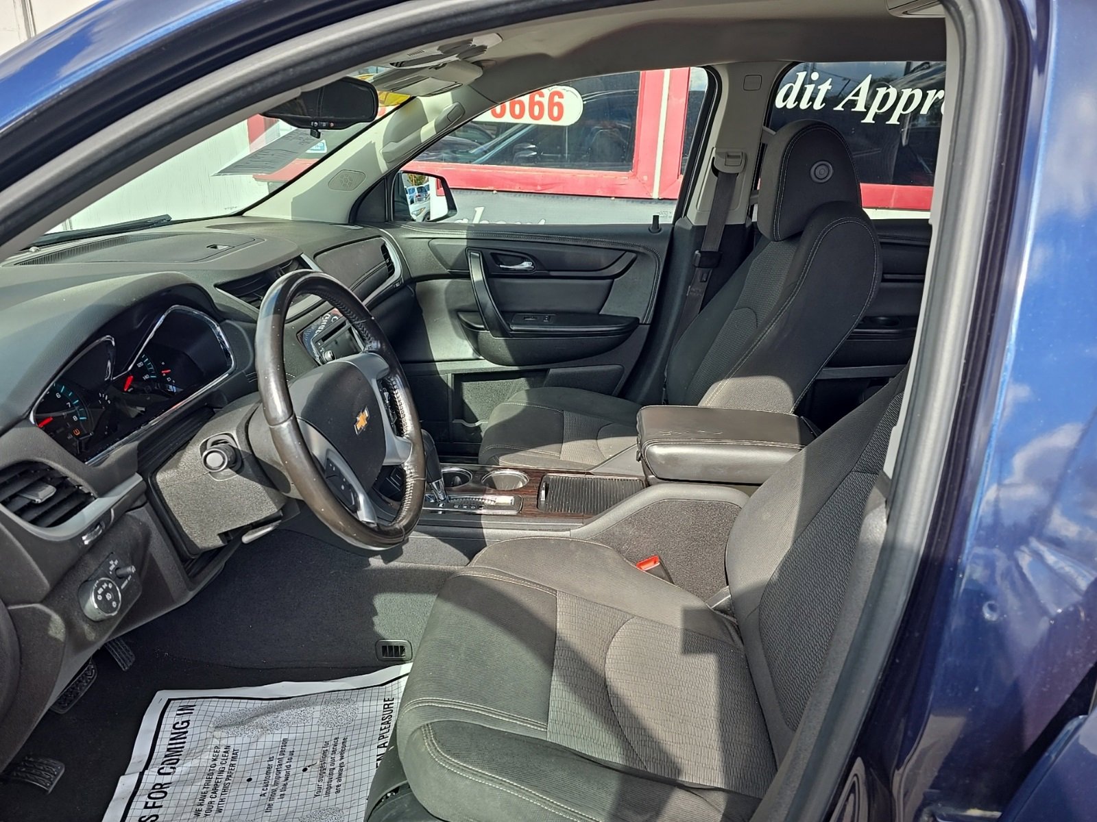 Used 2015 Chevrolet Traverse LT w/ Traveler's Package image 11