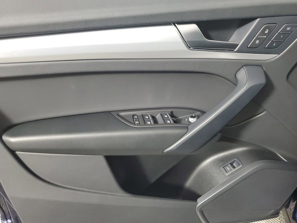 Used 2025 Audi Q5 2.0T Premium image 19