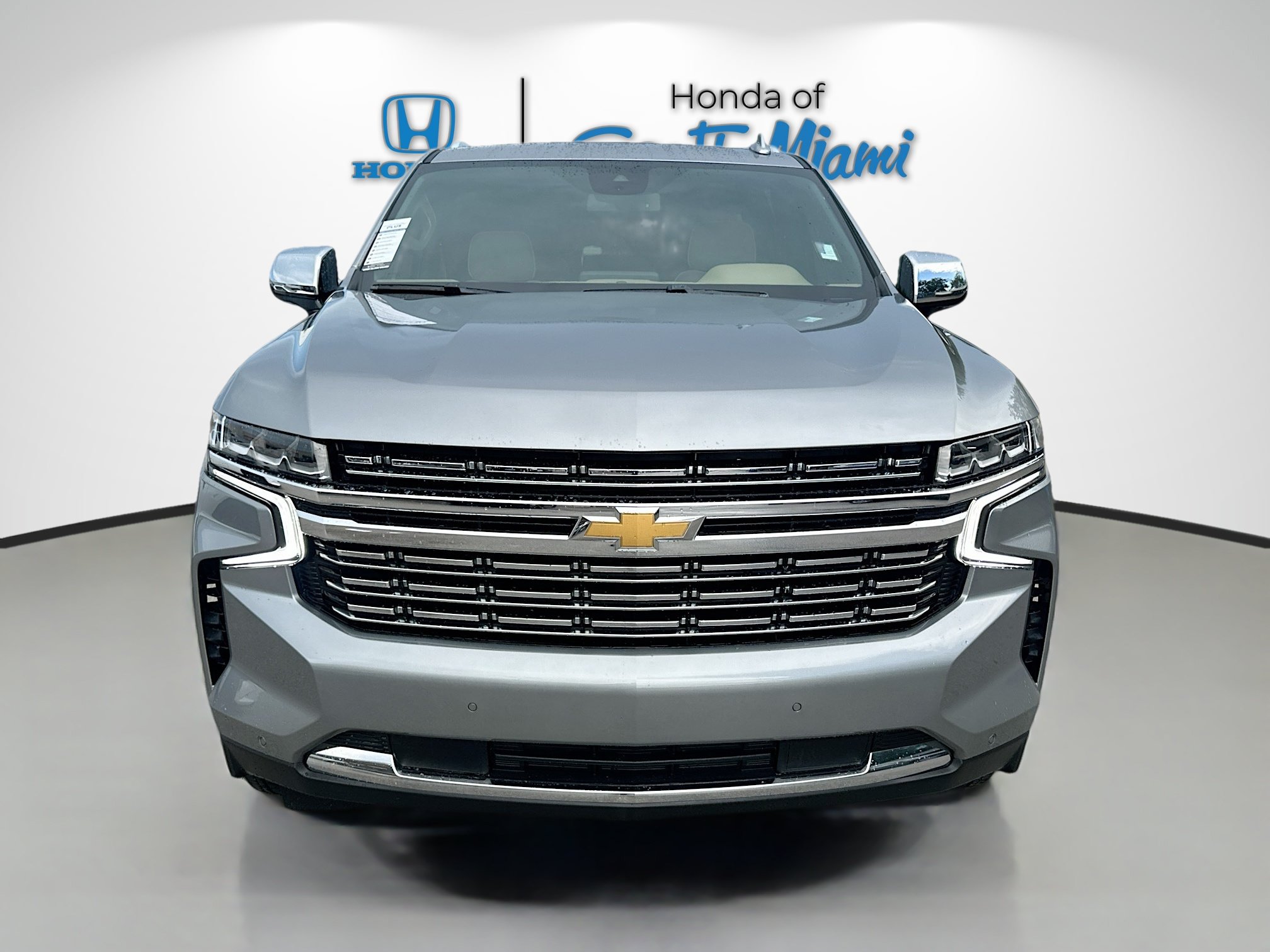 Used 2023 Chevrolet Suburban Premier RWD image 2