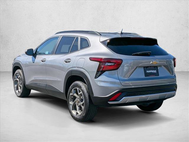 Used 2025 Chevrolet Trax LT image 8