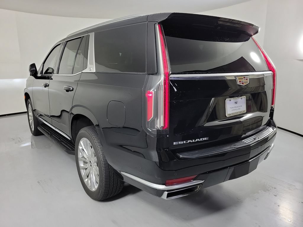 Used 2024 Cadillac Escalade Premium Luxury AWD/4WD image 4