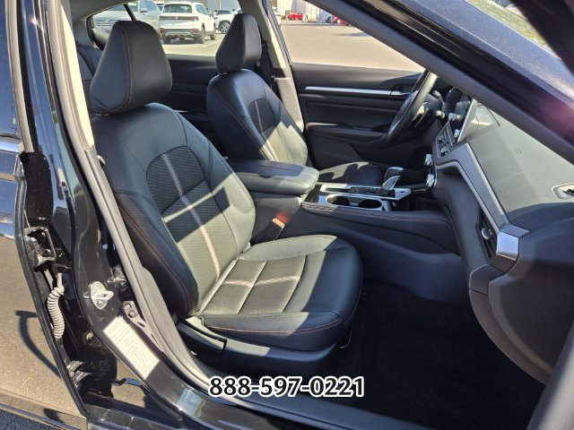 Used 2025 Nissan Altima 2.5 SR FWD image 19