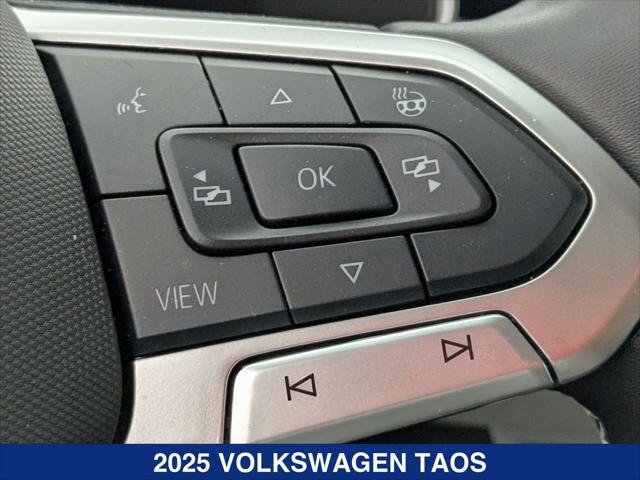 Used 2025 Volkswagen Taos SE w/ Panoramic Sunroof Package FWD image 15