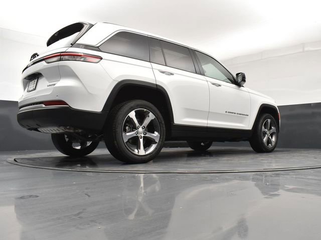 New 2026 Jeep Grand Cherokee Limited w/ Luxury Tech Group II image 21