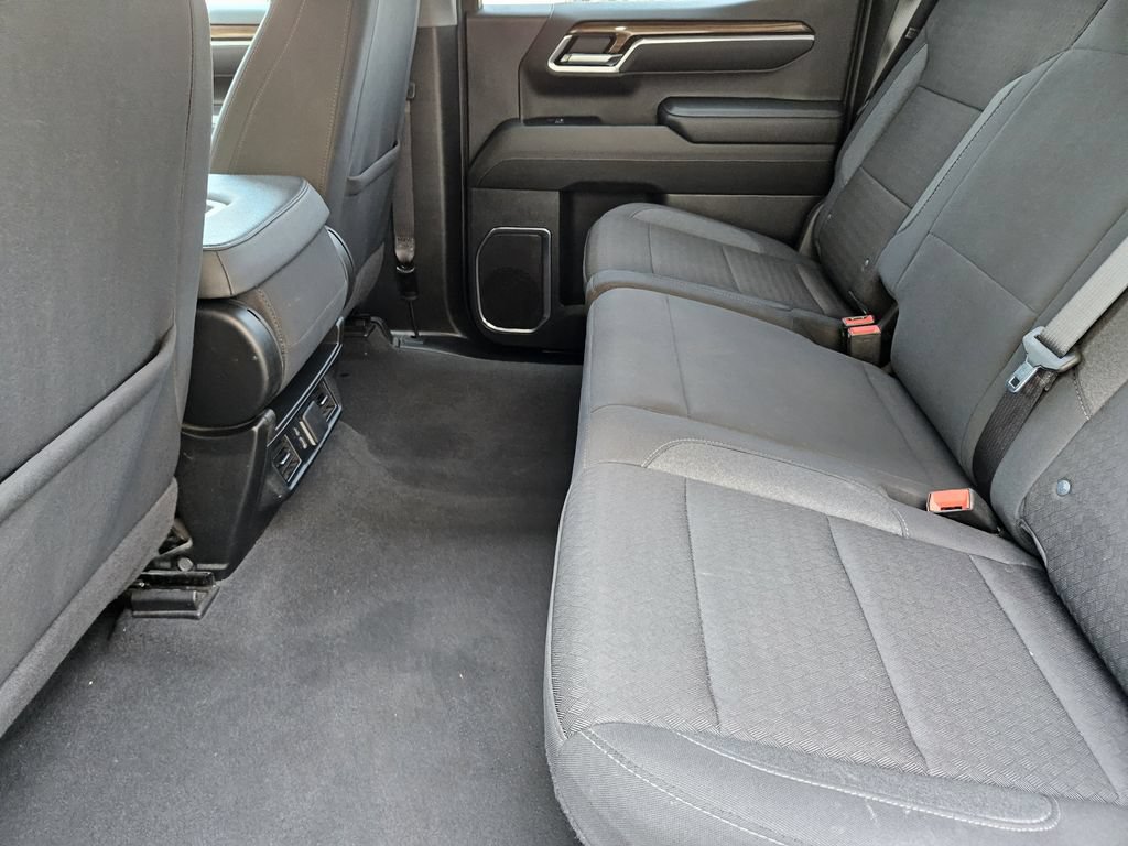 Used 2025 Chevrolet Silverado 1500 LT RWD image 22
