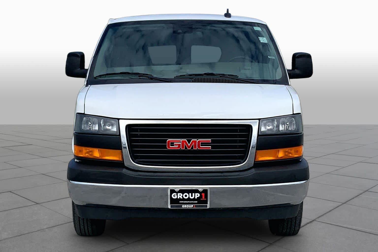 Used 2025 GMC Savana 3500 LT w/ LT Preferred Equipment Group RWD image 4