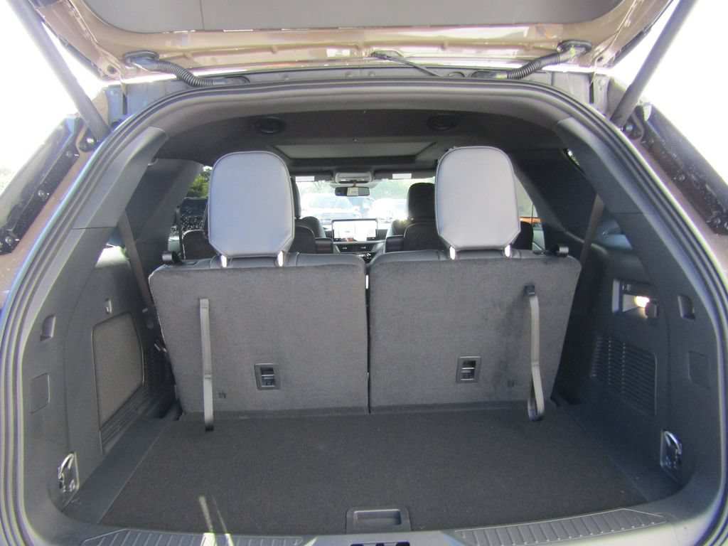 New 2027 Ford Explorer ST-Line w/ Premium Package AWD/4WD image 11