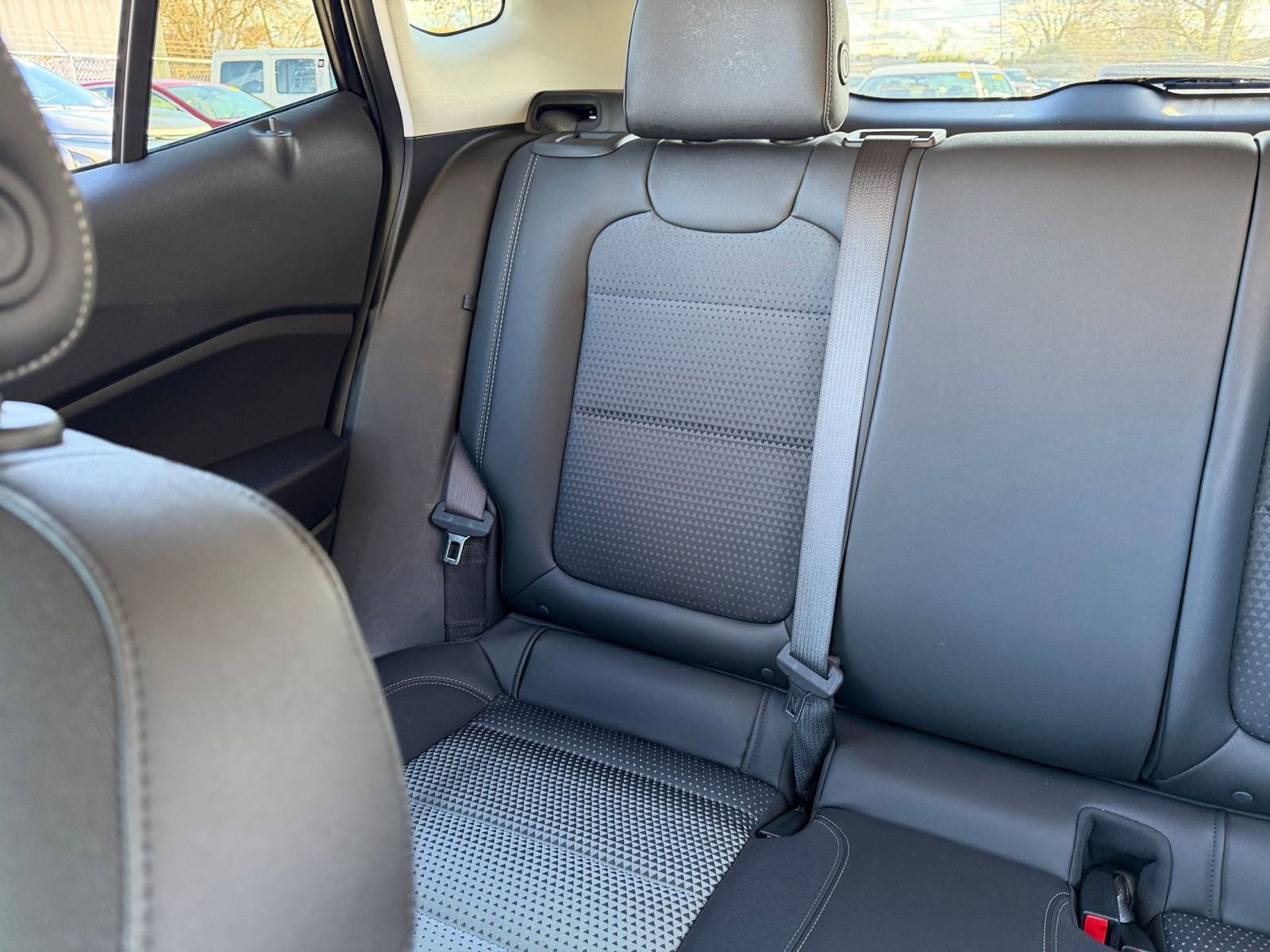 Used 2025 Chevrolet Trax LT w/ LT Convenience Package image 37