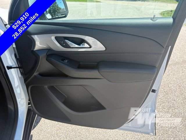 Used 2023 Chevrolet Traverse LT FWD image 29
