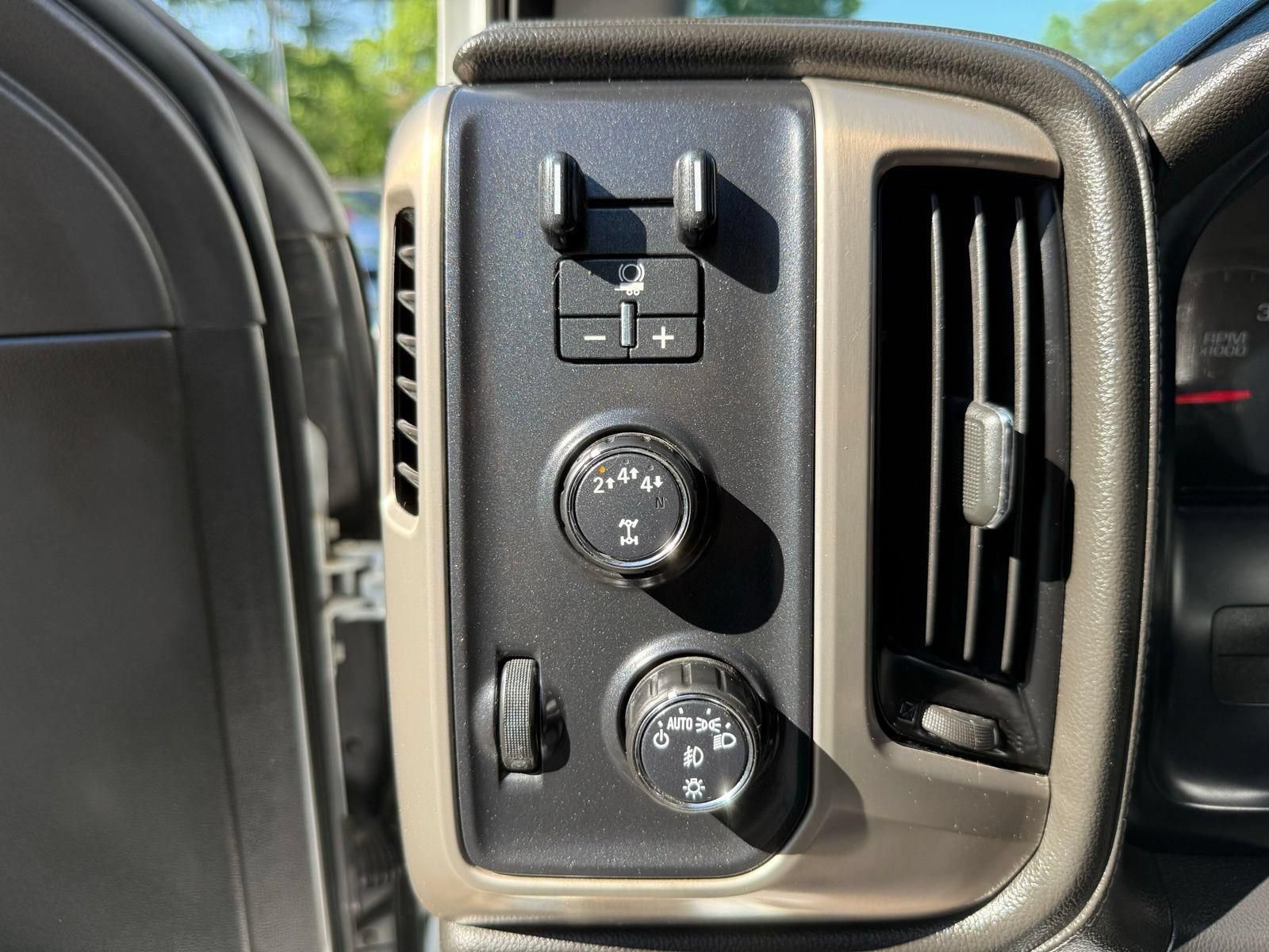 Used 2019 GMC Sierra 3500 Denali w/ Duramax Plus Package AWD/4WD image 42