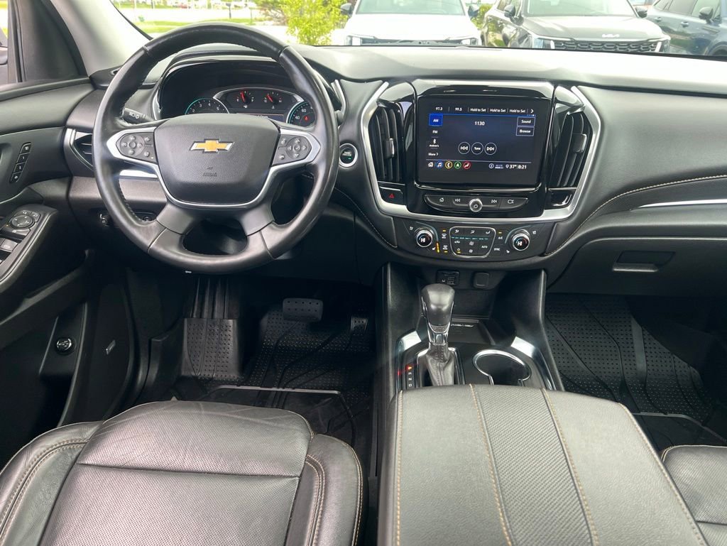 Used 2021 Chevrolet Traverse Premier w/ Redline Edition AWD/4WD image 18