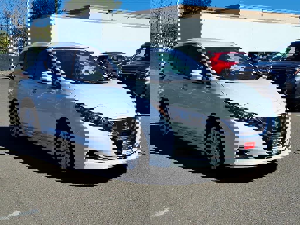 Used 2022 Nissan Leaf S image 3