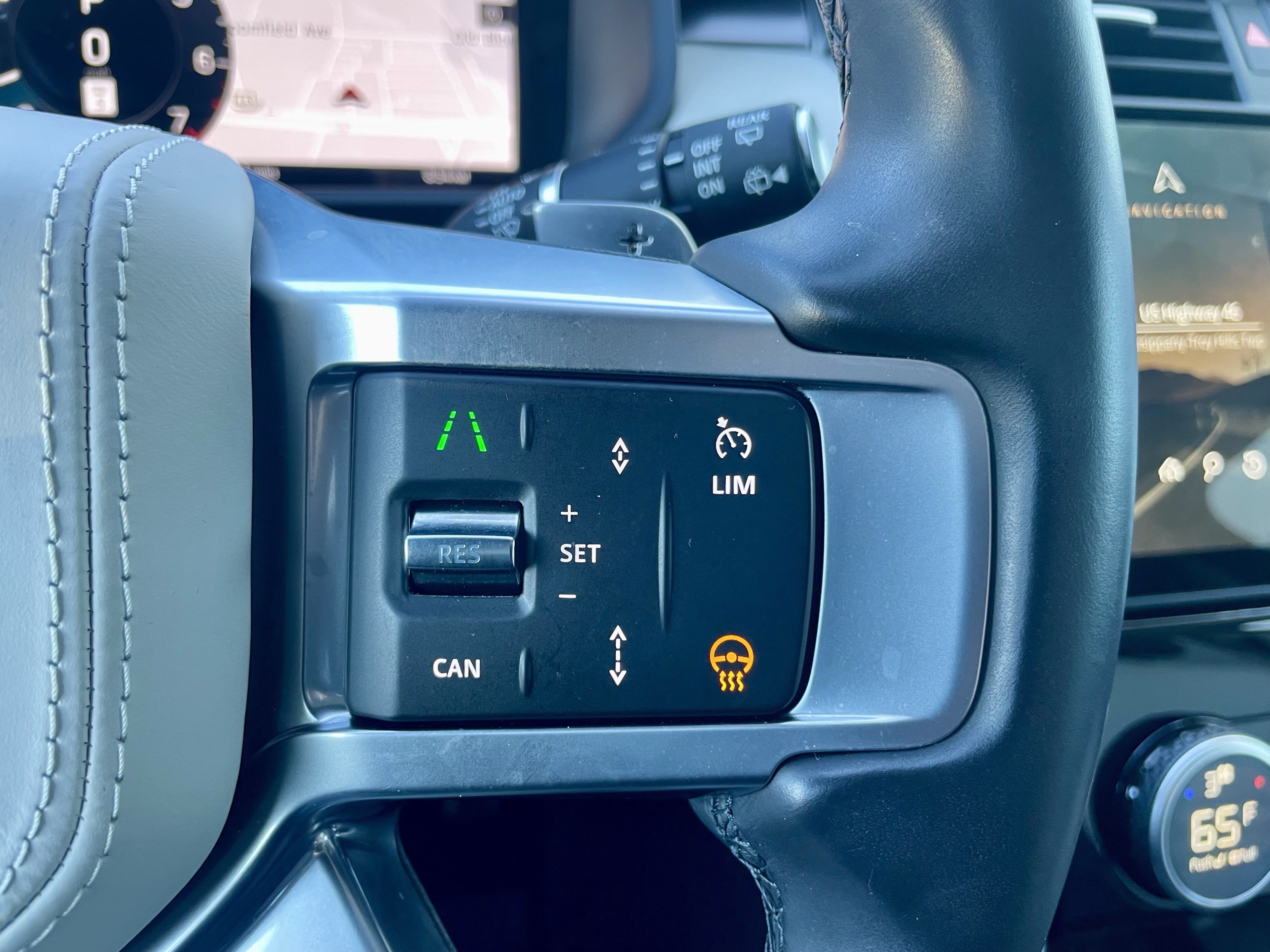 Certified 2025 Land Rover Discovery Metropolitan Edition AWD/4WD image 22