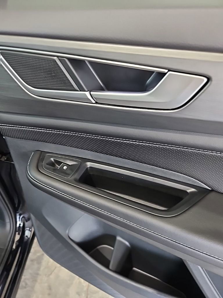 New 2026 Volkswagen Atlas Cross Sport SE FWD image 16