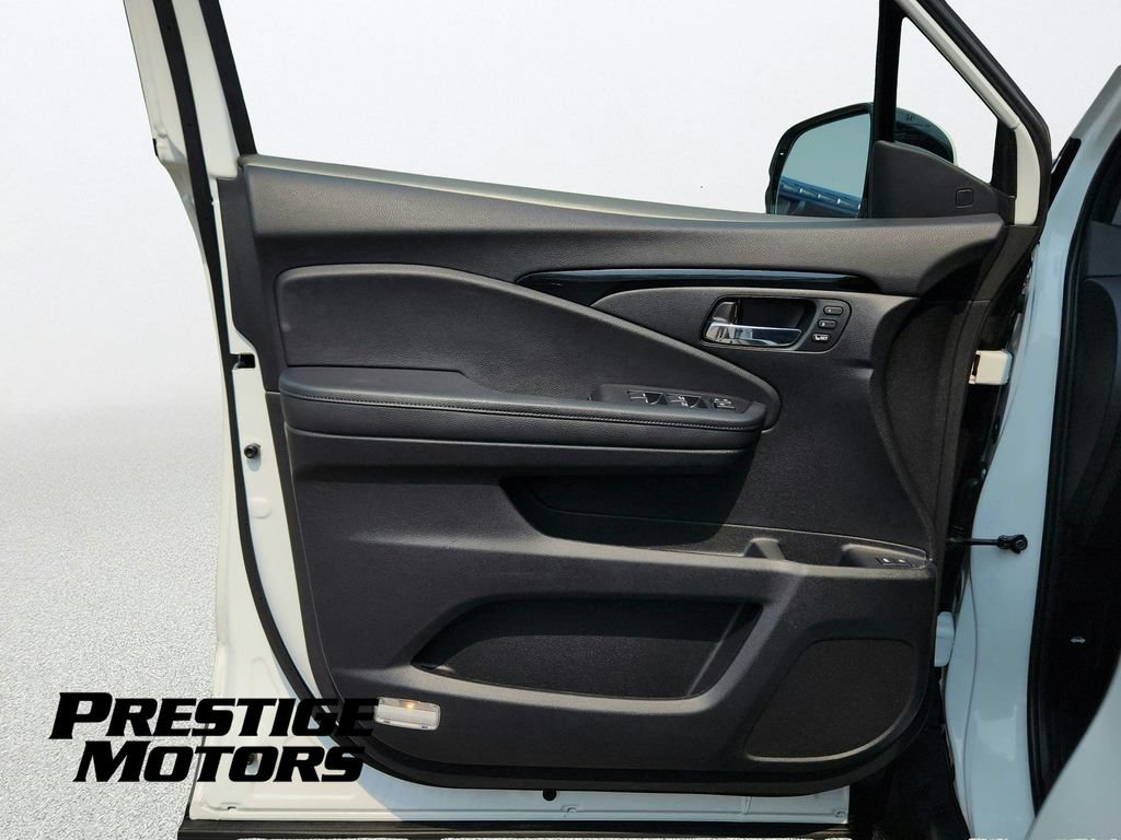 Used 2021 Honda Pilot Touring image 23