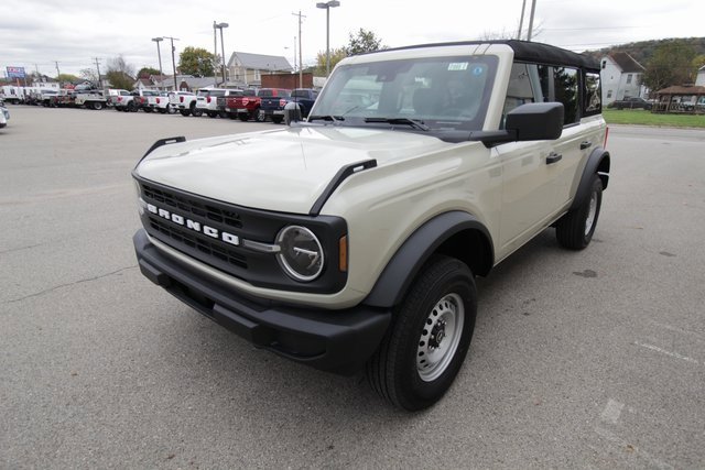 New 2025 Ford Bronco 4-Door image 7