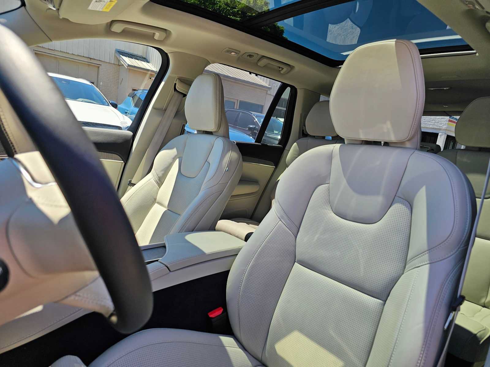 Certified 2025 Volvo XC90 T8 Ultra w/ Protection Package Premier AWD/4WD image 23