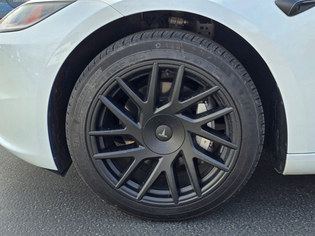 Used 2025 Tesla Model 3 Long Range RWD image 17