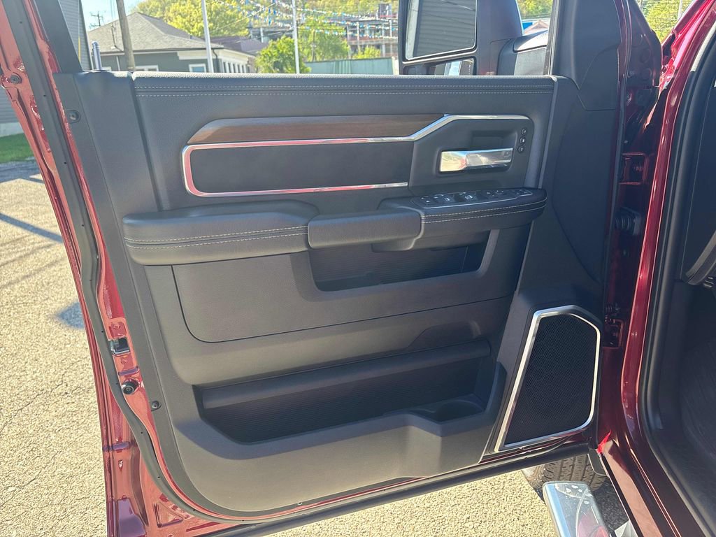 Used 2024 RAM 3500 Laramie AWD/4WD image 9