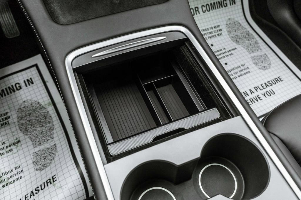 Used 2023 Tesla Model Y Long Range image 17