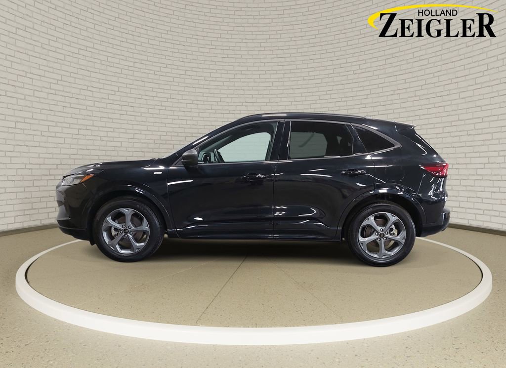 Used 2023 Ford Escape ST-Line w/ Tech Pack #1 AWD/4WD image 8