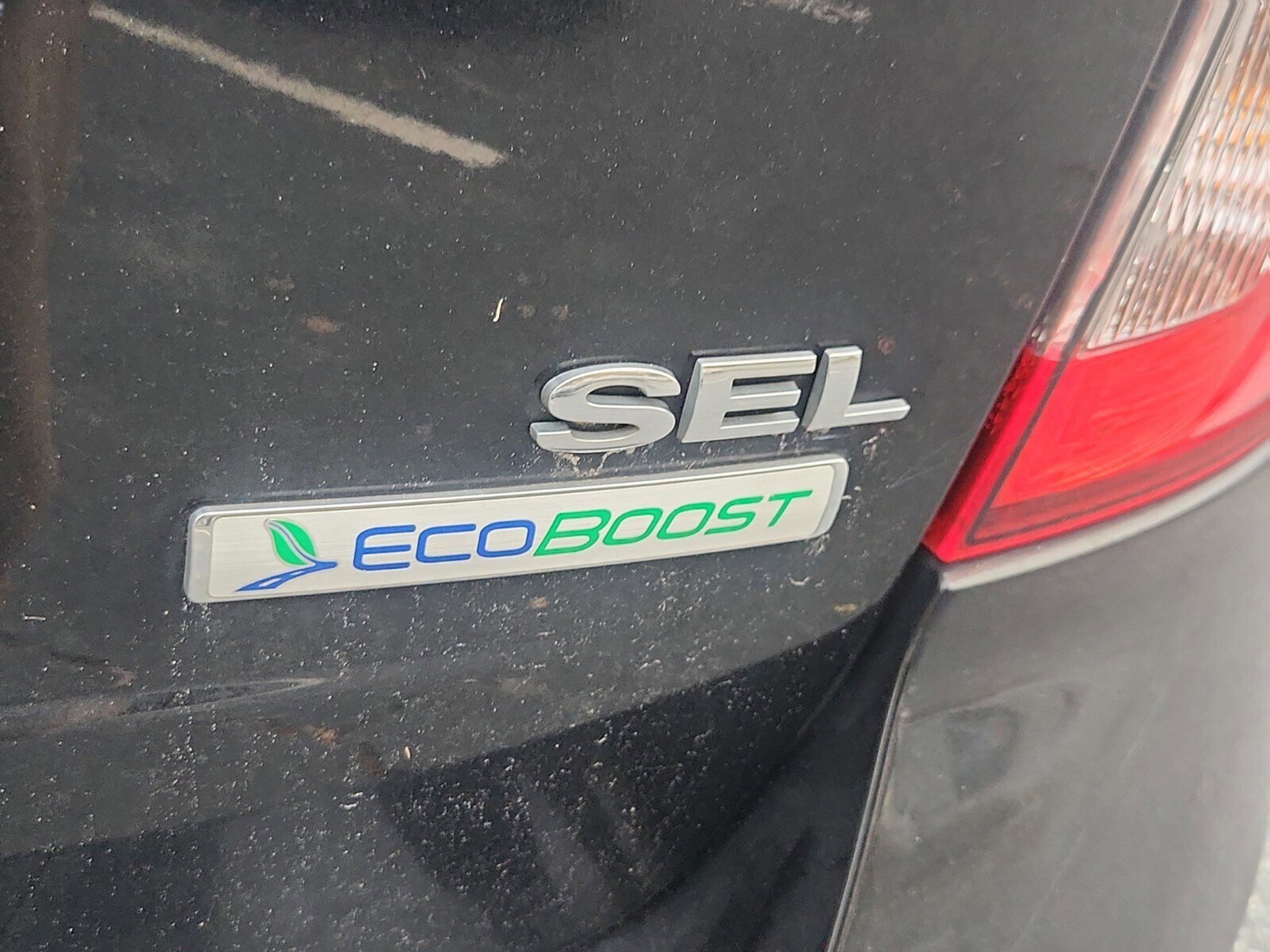 Used 2013 Ford Edge SEL image 29