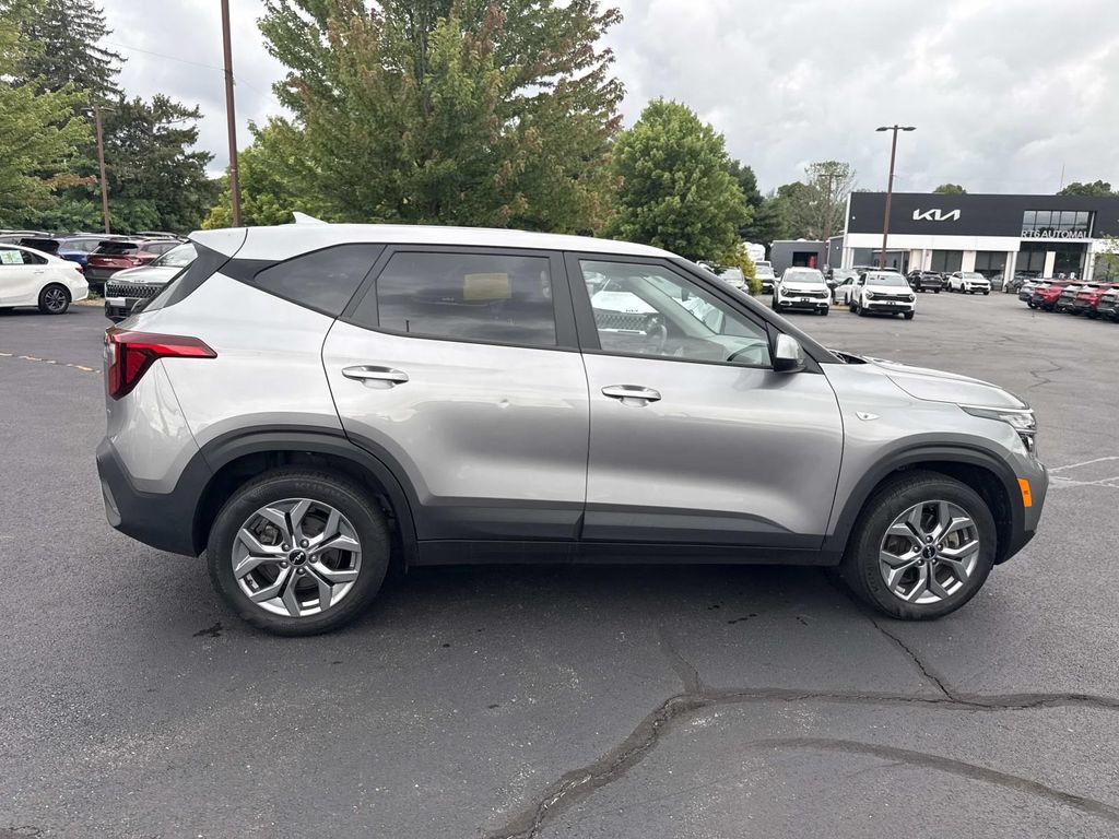 Used 2024 Kia Seltos LX AWD/4WD image 9