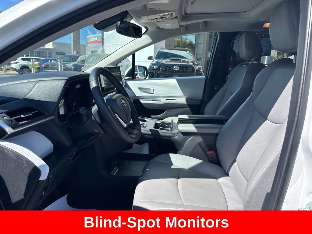 Certified 2026 Toyota Sienna XLE FWD image 12