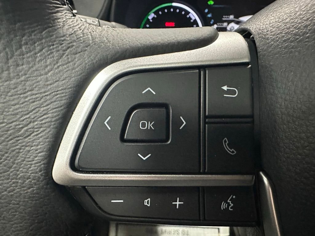 Used 2025 Toyota Sienna XLE image 19