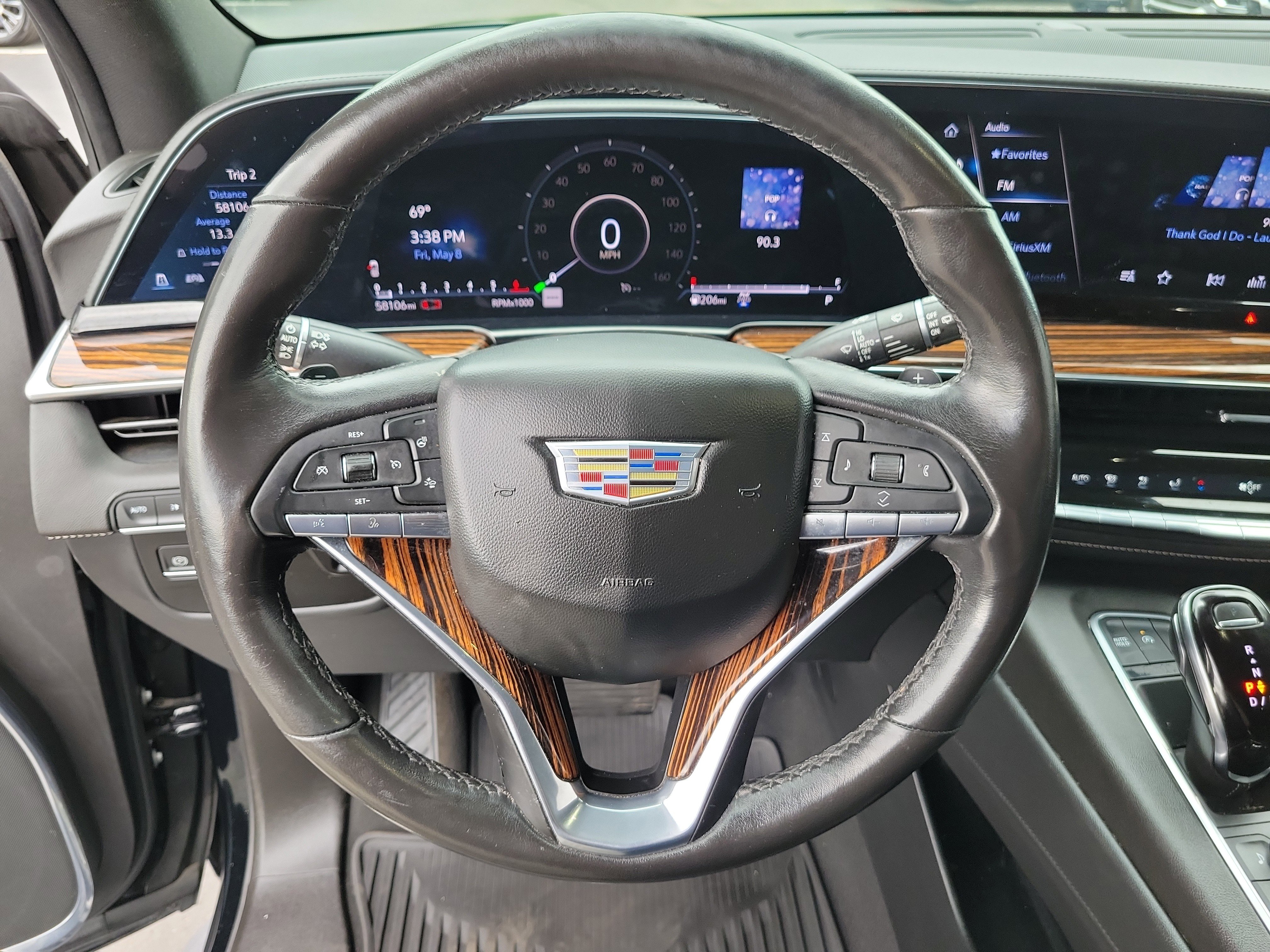 Used 2021 Cadillac Escalade Premium Luxury AWD/4WD image 23