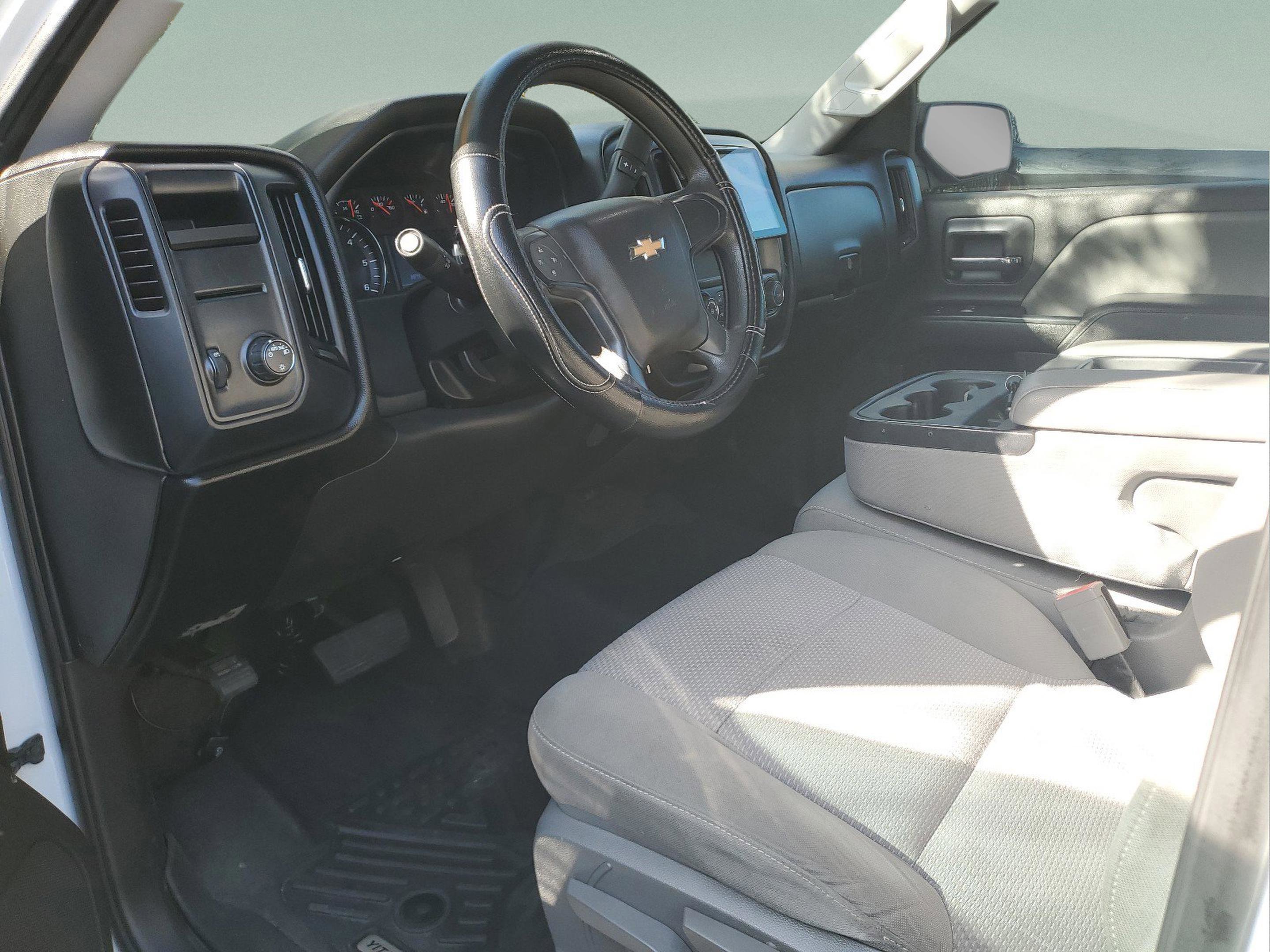 Used 2018 Chevrolet Silverado 1500 Custom w/ Custom Value Package image 14