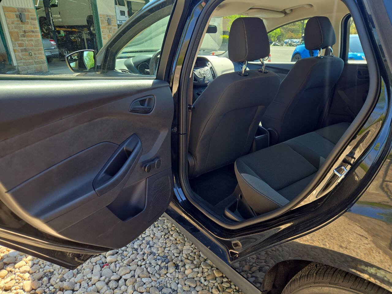 Used 2014 Ford Focus S FWD image 16