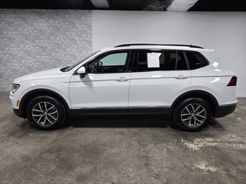 Used 2020 Volkswagen Tiguan SE w/ Panoramic Sunroof Package image 2